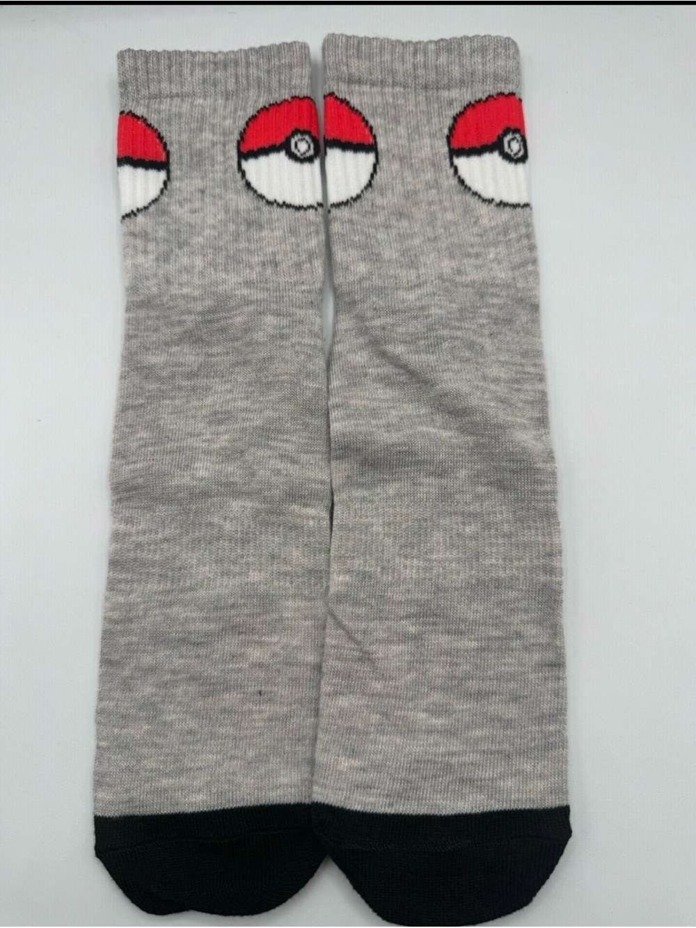 Pokémon Poké Ball 1 Pair Quarter Socks Size 8-12
